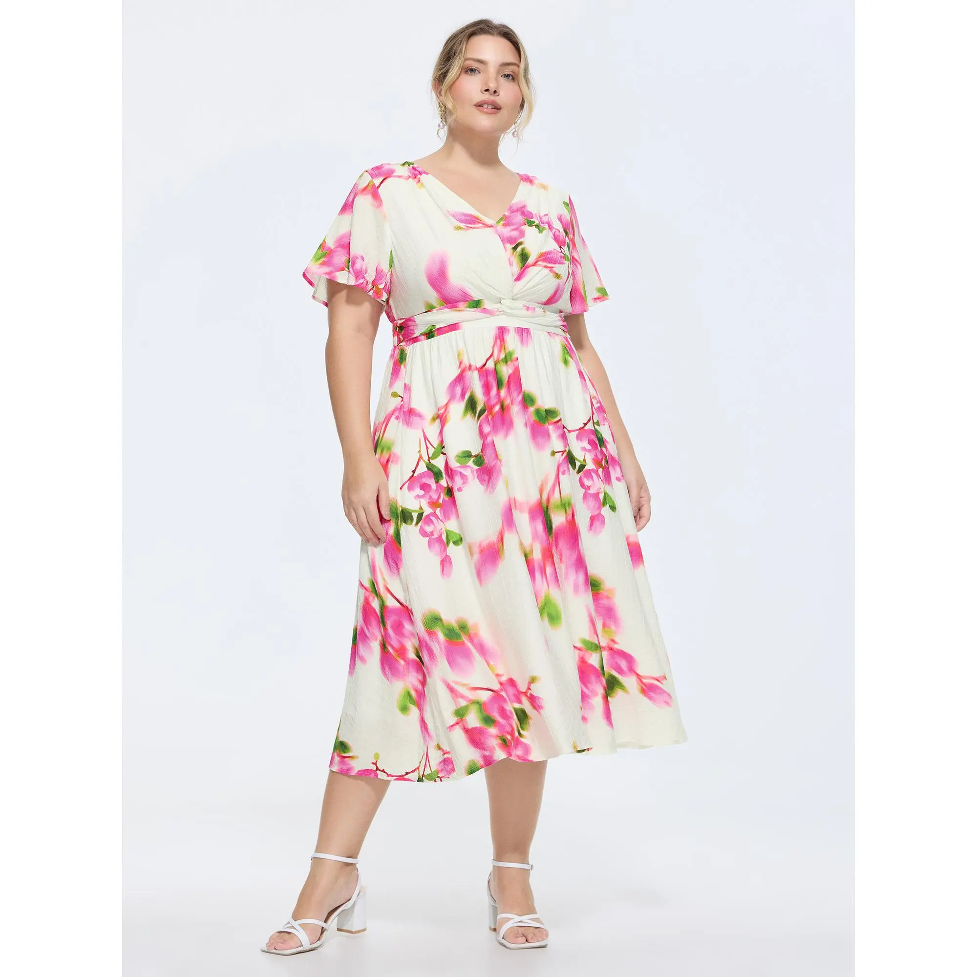 BLOOMCHIC Plus Size Floral Print Waist-Defining Midi Dress [M–6X],  Women, Ditsy,Summerfinds