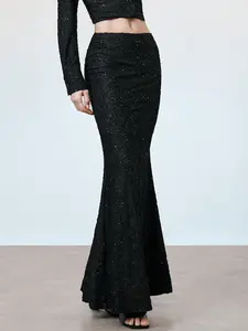 A women's black shiny high-waisted fishtail dress dinner elegant texture fabric slim buttock dress, suitable for Formal Party Wear, formal banquets, parties and light dress occasions, Womenswear.