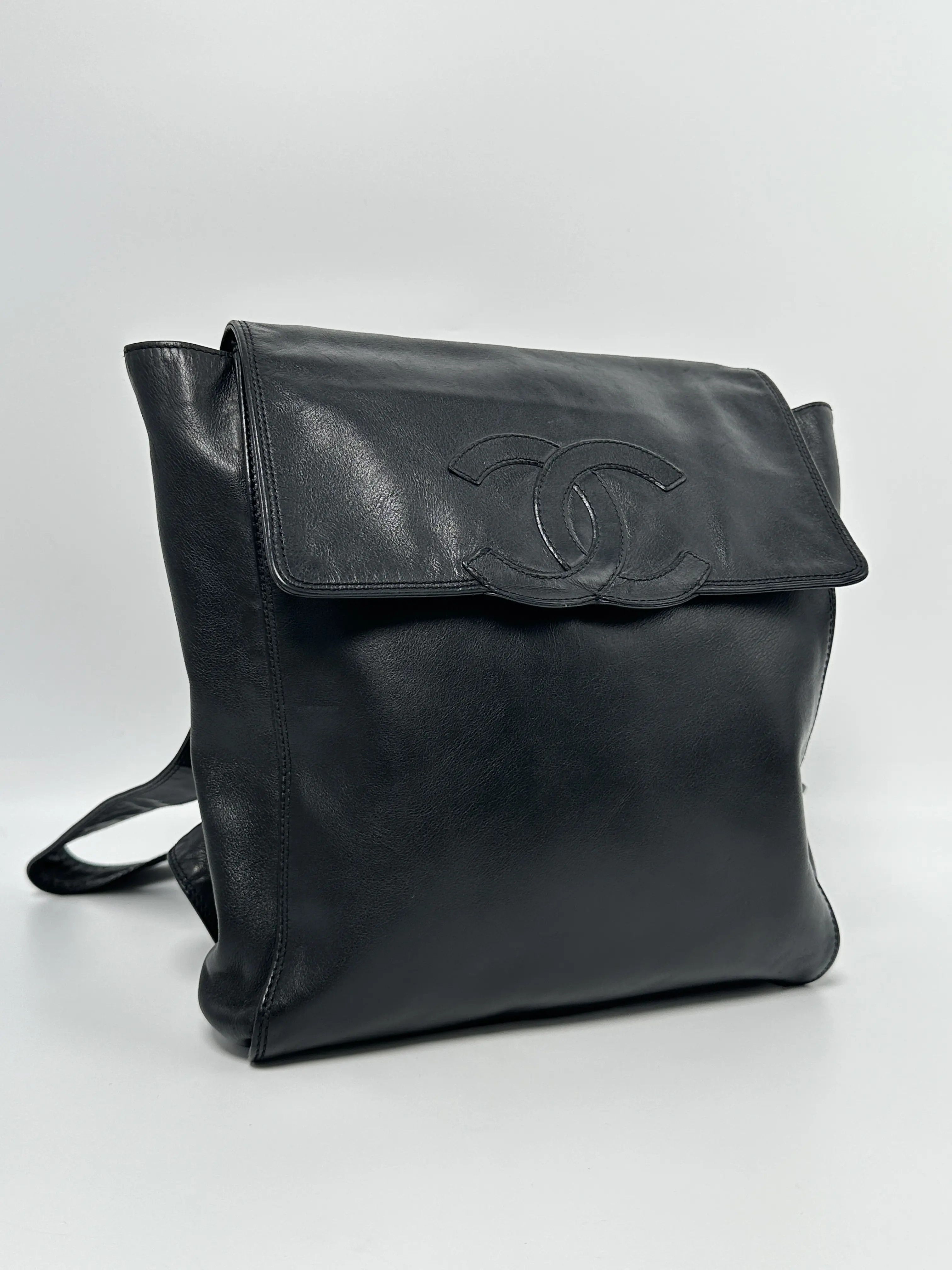 Pre-owned CHANEL LEATHER Backpacks Vintage CC Logo Black Backpack ZS054CC