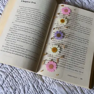 Daisy Real Pressed Flower Bookmark