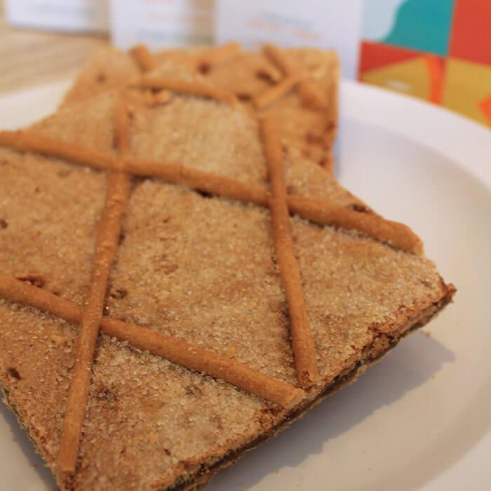 Semita de Piña Panaderia Lilian | Pineapple Filled Sweet Pastry  Salvadoreña