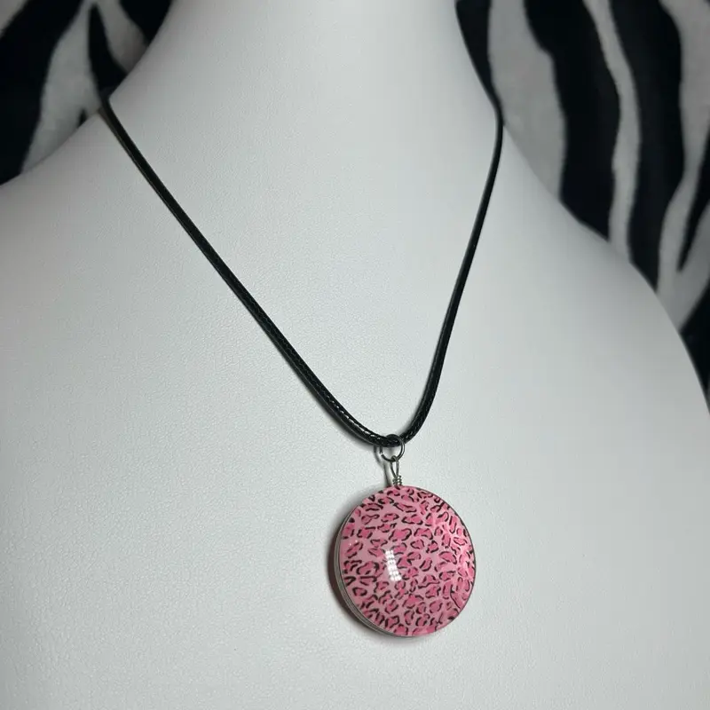 Y2K Vintage Zebra Print Necklace | Emo Scene Necklace | Early 2000s Jewelry | Trashyy2k Mcbling