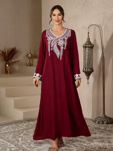 Elegant Muslim Women's Robe Islamic Abaya with Delicate Embroidery, Loose-Fitting Ethnic Pattern, Suitable for All Seasons, Stylish and Comfortable, Loose Abayas