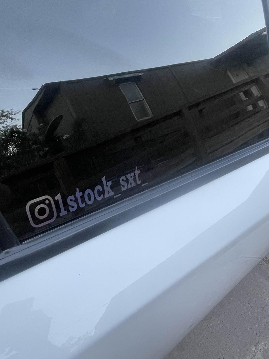 Item: Black Holographic, Instagram