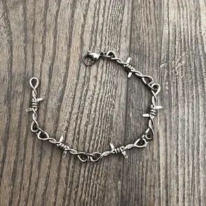 Barbed Wire Heart Shaped Bracelet Unisex Hand Jewelry Ideal Female Gift Decoration