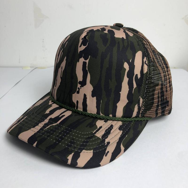 Retro Head Duck Camo Trucker Hat Collection - Durable Camouflage Design for Outdoor Activities, Comfortable Fit, Versatile Style