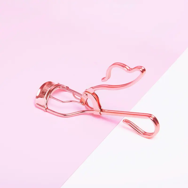 Beauty Creations ROSEGOLD Eyelash Curler - Sleek Stylish Design with No-Pinch Technology for Voluminous Comfortable Curls & Sponge Refill