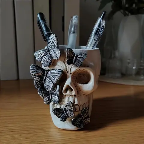 Halloween Butterfly Skull Pen Holder, Pen Cups, Creative Resin Craft, Unique Desk Decor, Desk Accessory, Halloween Office Accessories, Holiday Gift Choice