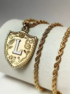New Classic Retro Shield Letter Necklace, Hip Hop Punk Style Pendant, Elegant Relief Pattern, Versatile Fashion Jewelry