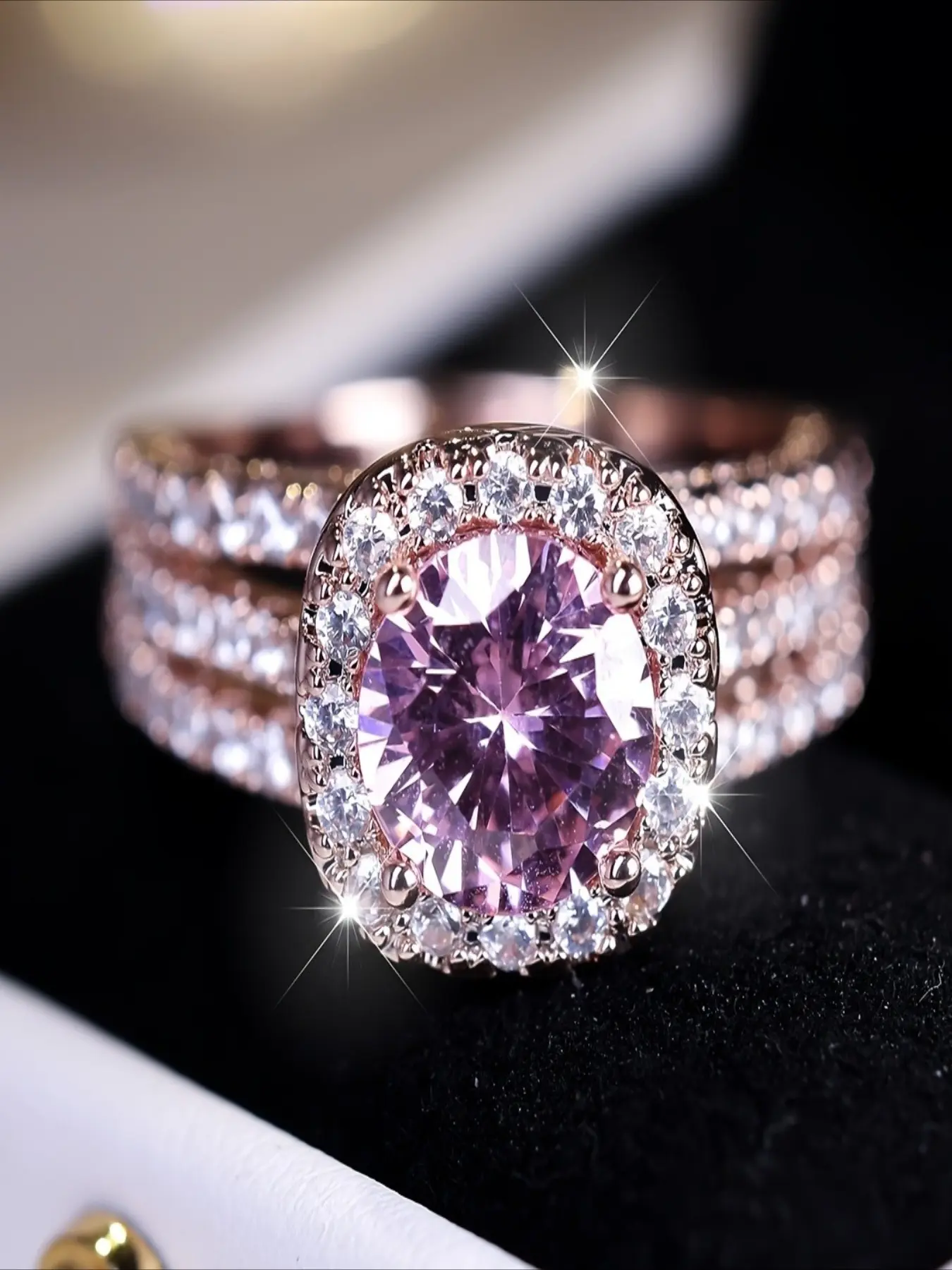 1 PC Round  Synthetic Zirconia Inlaid with White  Synthetic Zirconia Striped Line Ring Ladies Translucent Sparkly Wedding Ring Bridesmaid Gift Jewelry Beautiful Rings
