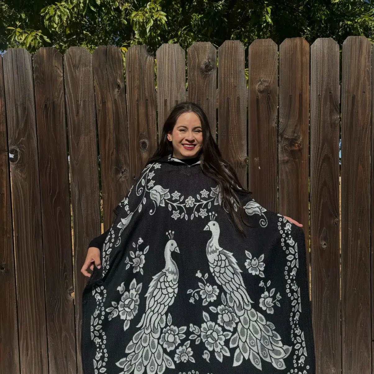 Pavoreal unisex poncho Pavoreal unisex poncho