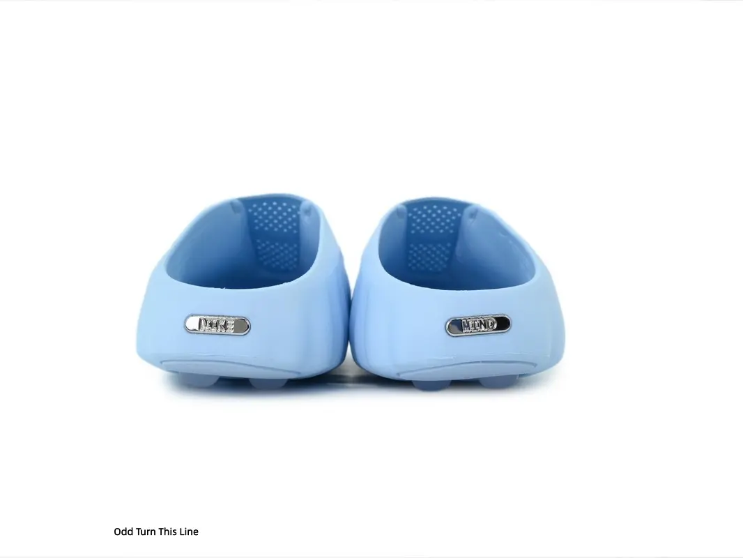 Street‑Style Solid Cushioned Slide Slippers, One‑Step Slip‑On Design, Soft Comfortable Fit, Non‑Slip Sole, Ideal For Indoor Rest And Casual Outdoor Trips