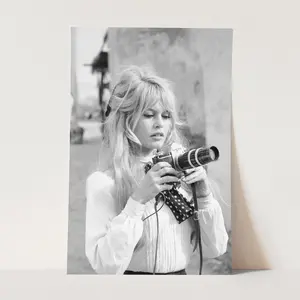 Trendy Poster-Brigitte Bardot With Her Camera 1950s 1960s Girls Movies Wall Art Poster Print Decor Room Colorful Gifts Decoration Ornaments