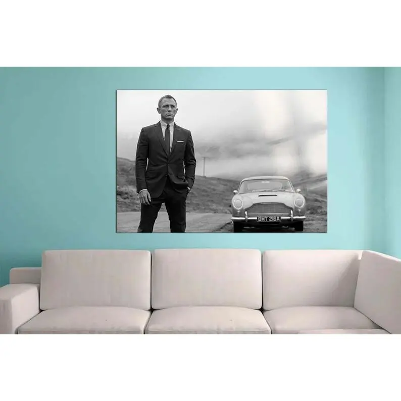 Daniel Craig Canvas Print: 007 James Bond, Aston Martin Art