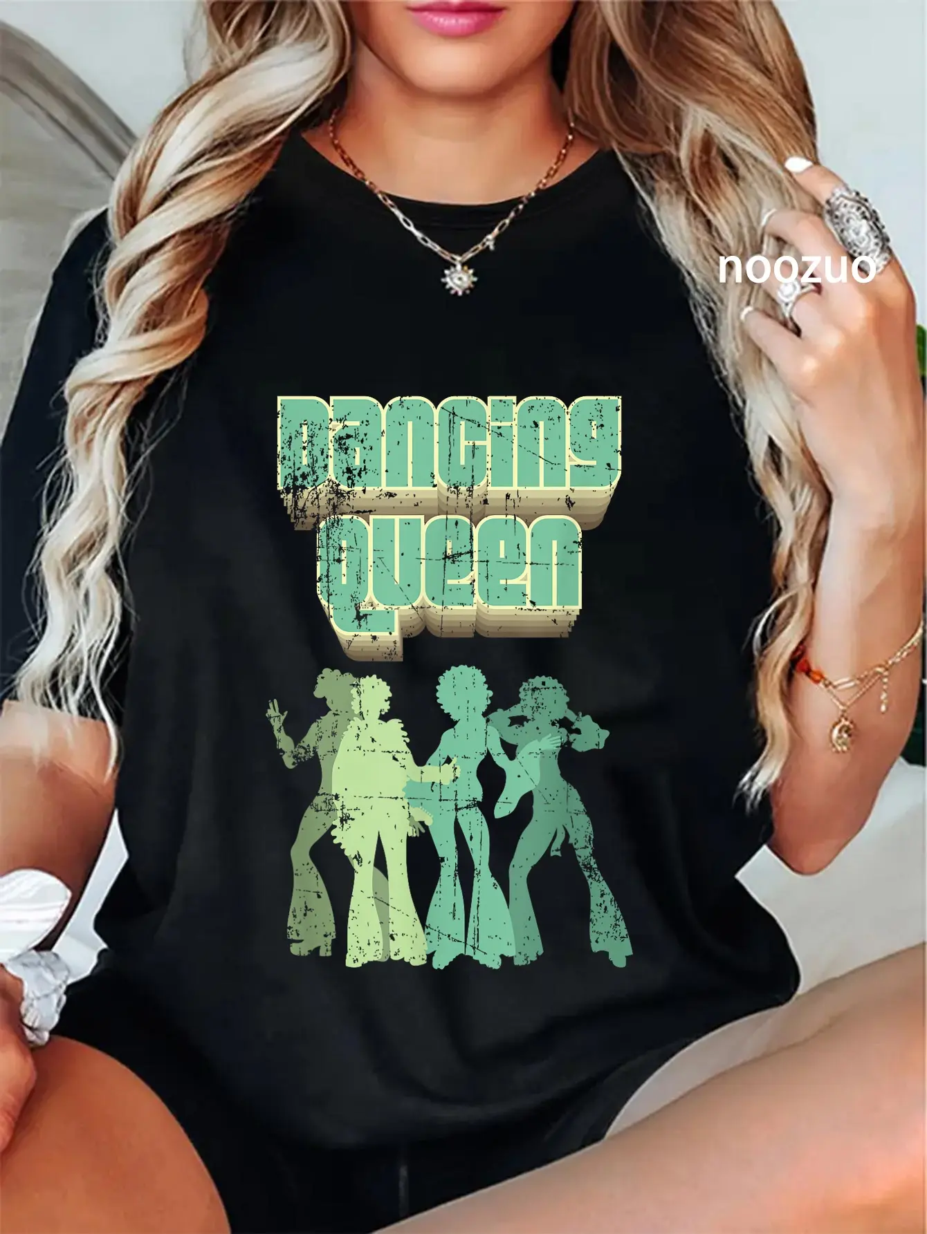 100% Cotton Fun Dancing Queen Disco Party Retro Distressed Design Gift T-Shirt