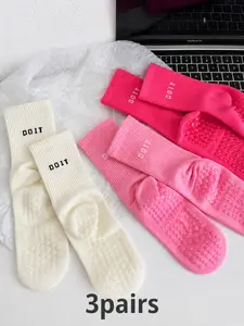 3 Pairs of Simple Solid Color Yoga Socks, Athletic Grip Socks, Fashionable, Comfortable, Breathable, Non-Slip, Letter Printed Casual Socks Suitable for Women's Daily Sports and Fitness Wear