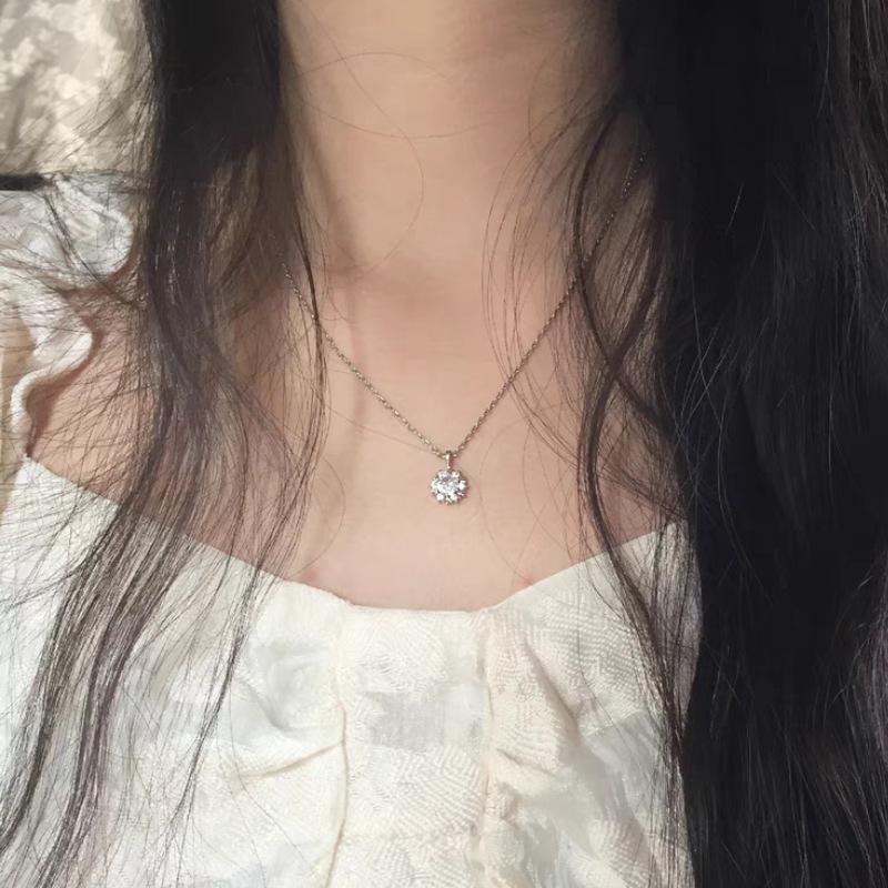 S925 Sterling Silver 1CT Moissanite Snowflake Pendant Dainty Luxury Adjustable Necklace