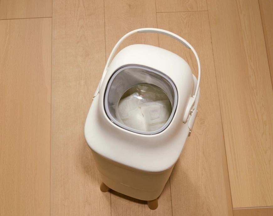 Diaper Pail – Odor-Locking Waste Disposal for the Modern Nursery Designed for parents navigating the daily realities of diaper changes, this diaper pail transforms how nurseries manage waste. DP01