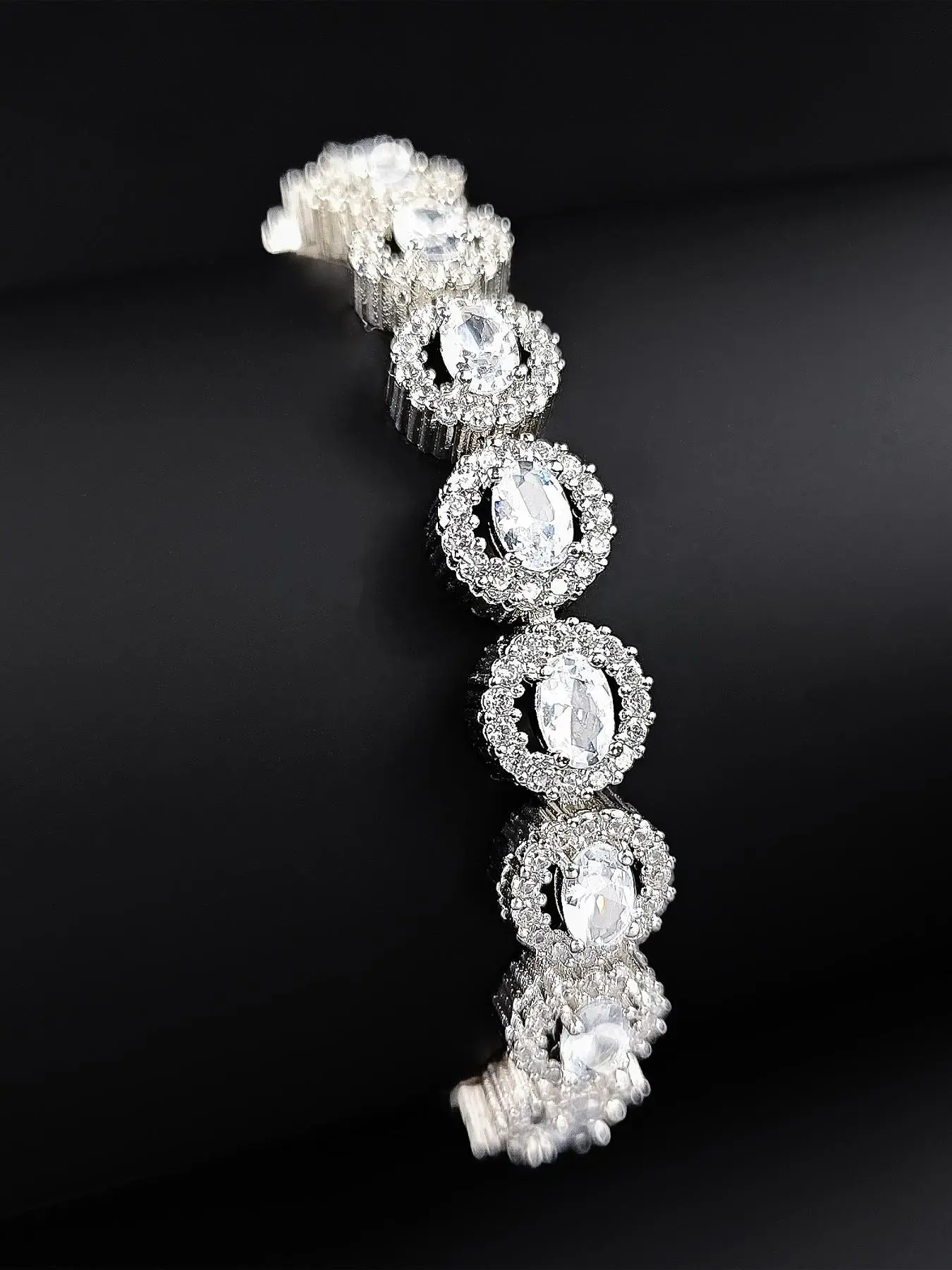 [Clearance] Elegant Rhinestone Decorated Link Bracelet, Exquisite Bracelet, Luxury Elegant Hand Jewelry for Girls Gift, Fashion Accessories for Women, Rhinestone Decor Bangles