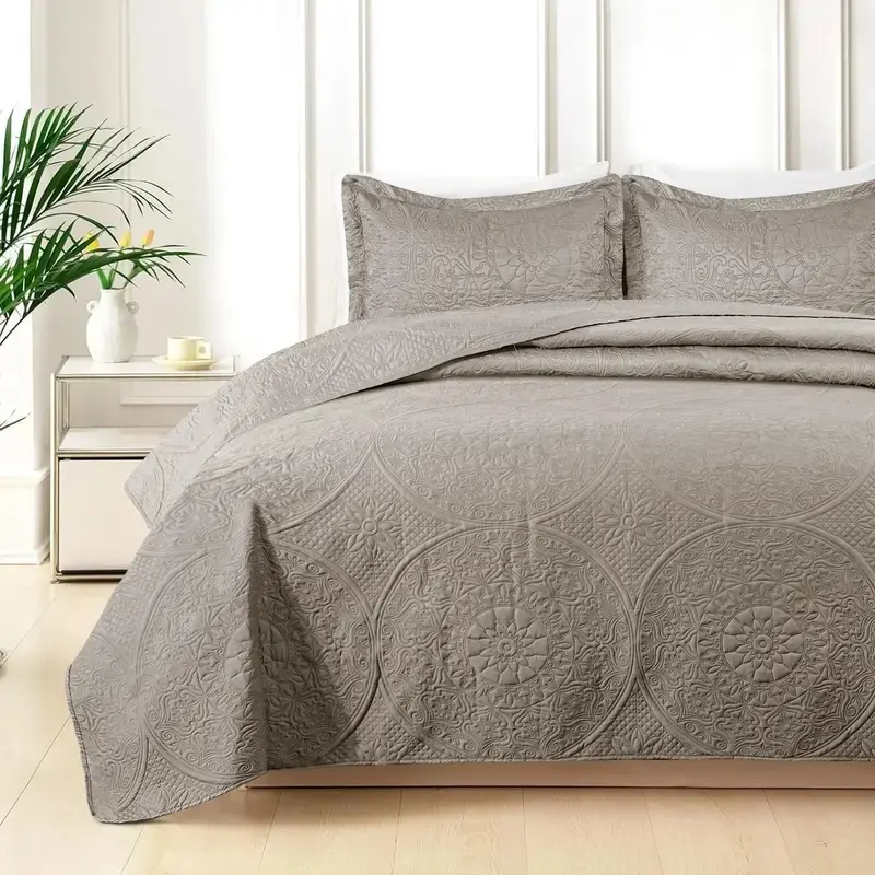 Lightweight Quilted Bedspreads all sizes Bed - 3 Piece Oversized Bedspread  - Soft Bedding Set with 2 Matching Pillow Shams - Best For Gift