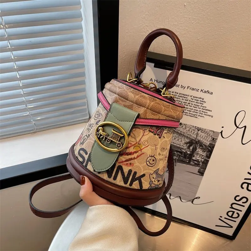 Premium Women's Handbag: Cartoon Bear Bucket Bag — New Graffiti-Style Cylindrical Tote, a Stylish Shoulder & Crossbody Bag