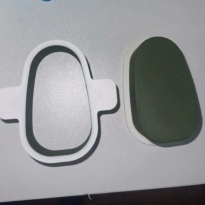 2.7” tapered cake sickle pop cutter with tray