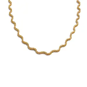 Mila Wavy Gold Necklace