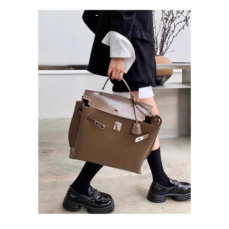 👜 Timeless Grace – Genuine Leather Structured Shoulder Bag | 14" Elegant Tote with Adjustable Strap