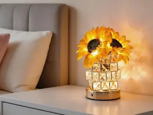 Sunflower themed table lamp, rechargeable and cordless with touch control. It offers three color modes and stepless dimming. This compact night light fits bedrooms, bars, cafes and dining spaces, and serves as a thoughtful holiday or birthday gift choice.