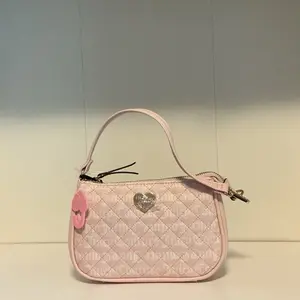 Juicy Couture Love Your Couture Convertible Wristlet, Powder Blush Bag with Adjustable Design, Unique Gift, Party Gift for Women.