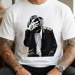 Graphic Tee🎤🌟Michael Jackson King of Pop Halftone T-Shirt – MJ Graphic Tee, King of Pop Shirt, Michael Jackson Fan Gift, Pop Music Icon Apparel, Retro Style Unisex Top, Music Legend Graphic, Trending OOTD Tee