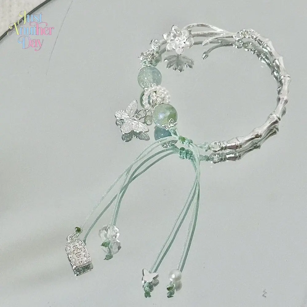 Lotus-Themed Chinese-Style Half Bangle, Retro Cracked Glass Bead Bracelets with Tassel Charms, Delicate Elegant Wrist Jewelry for Sports Outdoor Camping Hiking Picnic Use