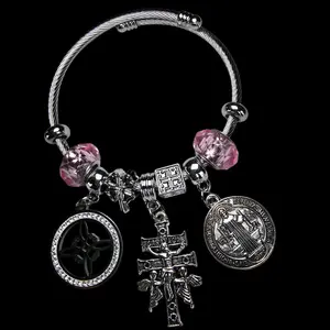 Pink triple protection bracelet. Nudo de Bruja, San Benito, Cruz de Caravaca