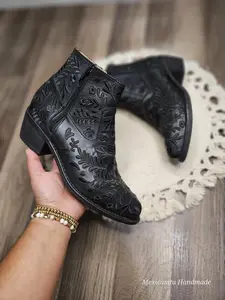 Mexican boots//Mexican leather boots//Mexican embroidered boots//Boots for women//leather boots//Heeled ankle boots//Botin de piel