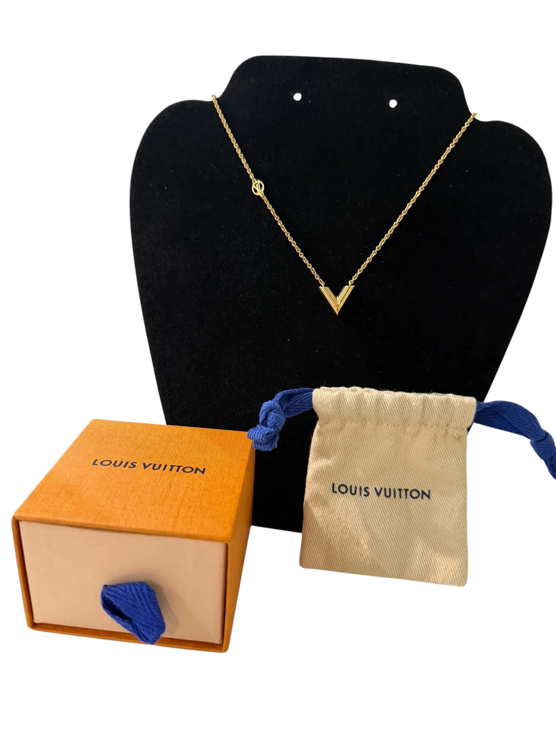 Pre-owned Louis Vuitton Essential "V" Pendant Gold Plated Necklace Full Set Perfect for Daily Use
