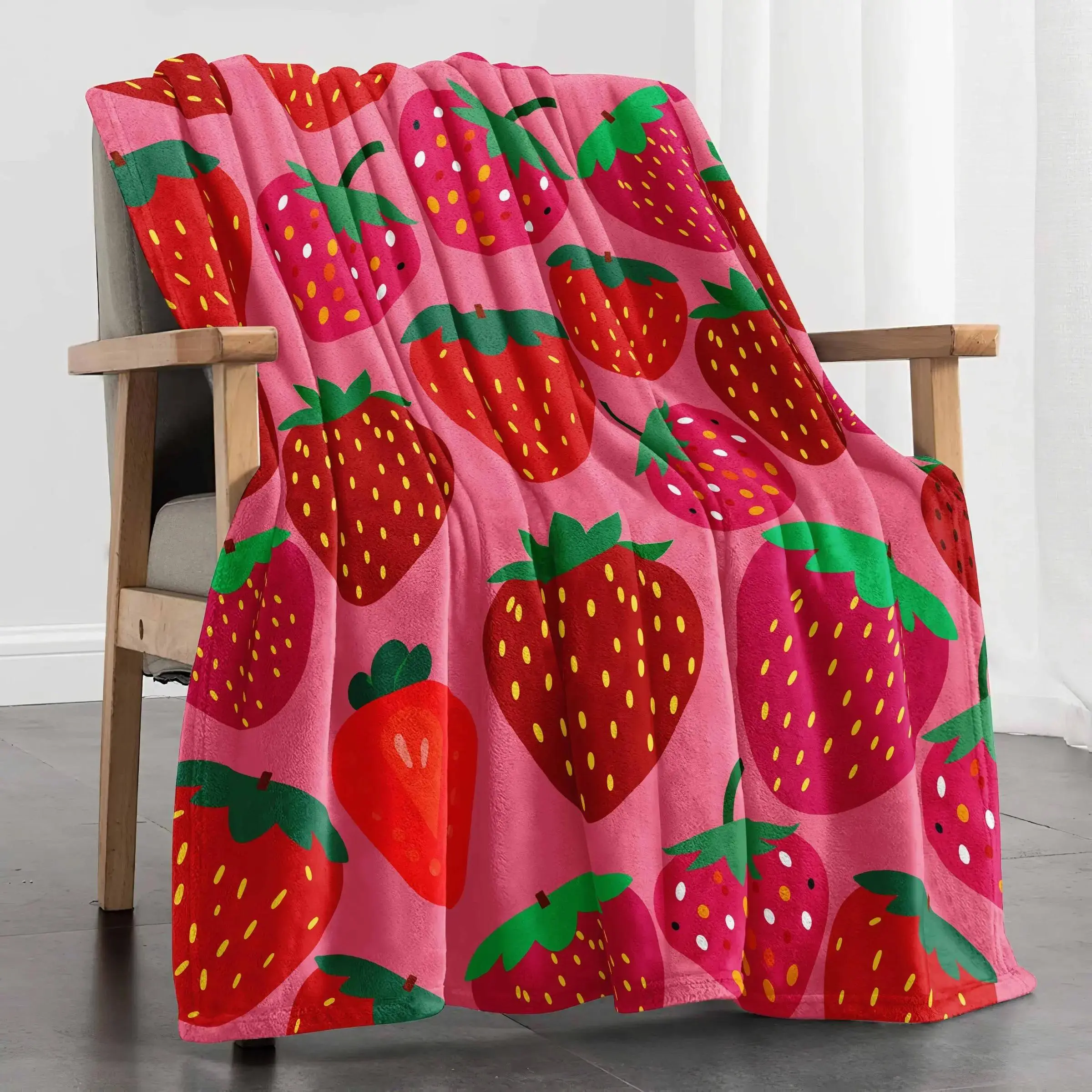 Strawberry Pattern Fruit Fleece Throw Blanket - Soft Texture Multi-Size Single-Piece Blanket for Sofa, Bed Use, Fleece Fabric