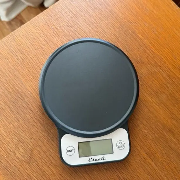 Escali Telero Digital Kitchen Scale in Black T136 Holds Up to 6000 Grams with Lifetime Warranty