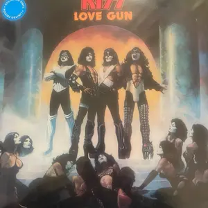 KISS LOVE GUN COLORED VINYL LP SEALED!