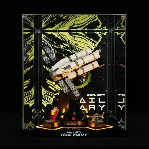 Popbricks LED Light Acrylic Display Kit for Icons 11389 Project Hail Mary - Custom-Fit, Dustproof, Impact-Resistant Metal Frame, Cinematic Lighting Y-Base, Black-Yellow Backdrops, Durable Desktop Art Installation, Display Art Piece (Set Not Included)