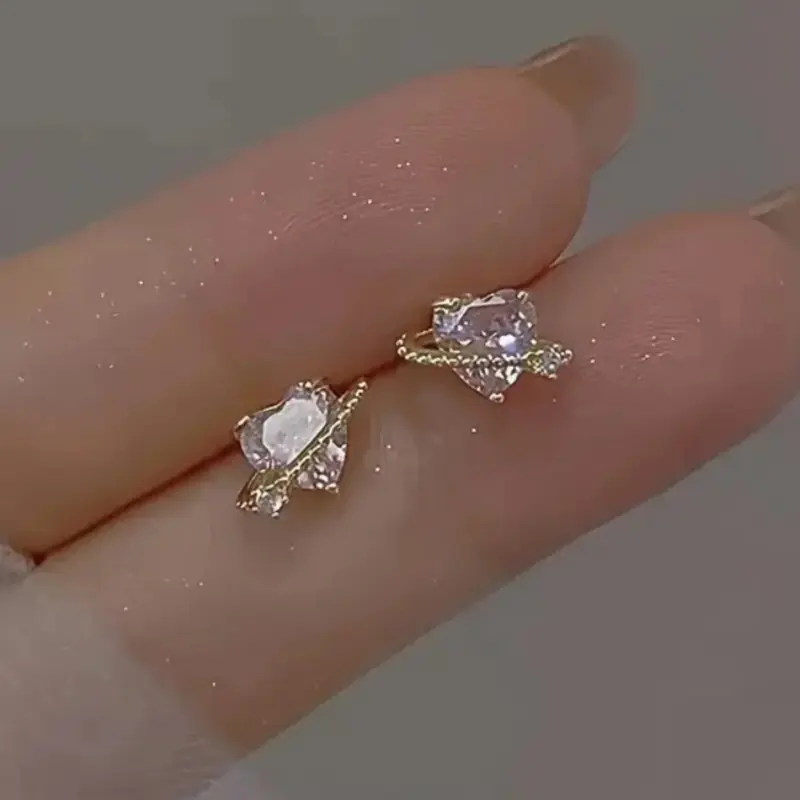 Elegant Women's Heart-Shaped Zircon Stud Earrings, Perfect for Parties & Daily Wear, Stylish Birthday Gift Jewelry, Artificial Zirconia Earrings, Fashionable Earrings, Studs Earrings