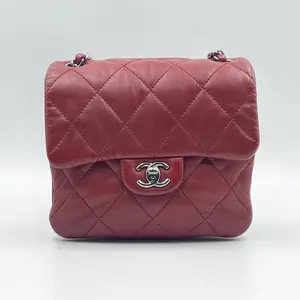 Pre-owned CHANEL Leather Crossbody Bags Triple Gusset Flap Bag in Red Lambskin