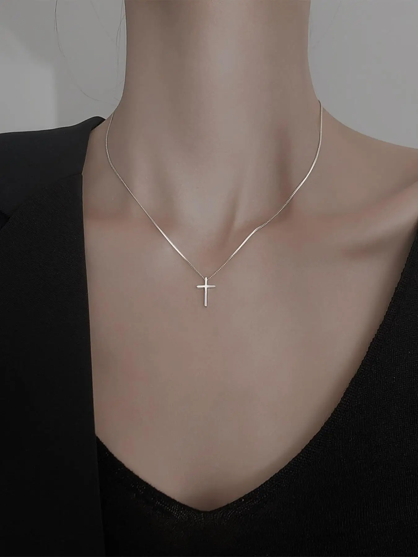 Fashion Easter Simple Cross Charm Pendant Necklace, Elegant Plain Thin Chain Necklace for Women & Girls, Clavicle Matching Necklace, Versatile Accesso
