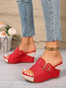 Summer New Fashion Open-Toe Rivet Wedge Thick Sole Sandals, Casual Comfortable Outdoor Wear, Versatile One-Piece High Heel Flip Flops