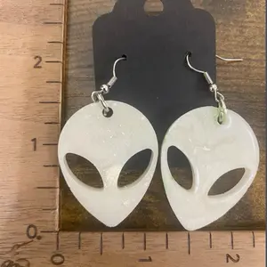 Alien Dangle Earrings - Unique Design with Eye-Catching Shape
