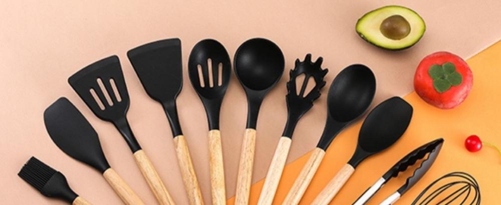 18-Piece Kitchen Utensil Set — BPA-Free Matte Silicone Cooking Set, Dishwasher Safe | Heat-Resistant & Scratch-Proof | Includes Chef's Knife Set (Featuring 11 Cooking Tools, 5 Sharp Knives, 1 Pair of Scissors, and 1 Rotating Storage Caddy)