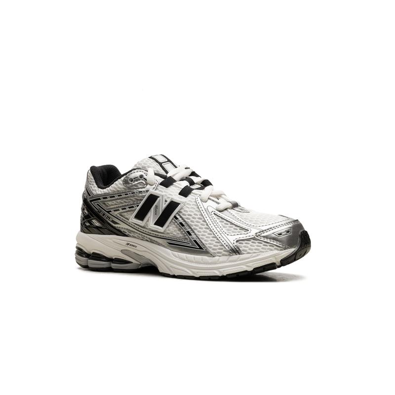 1906 GS "Silver Metallic Black" GC1906ER