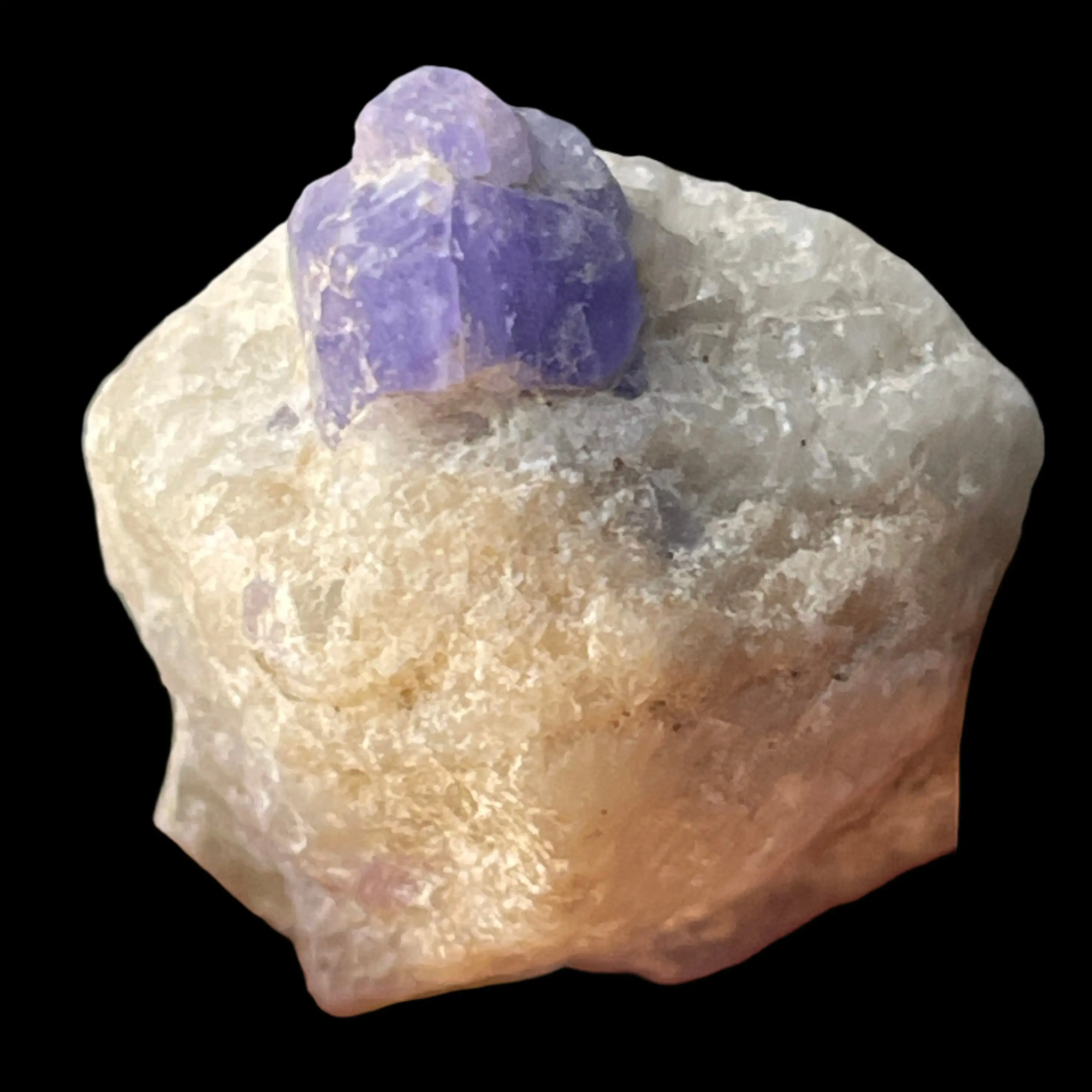 UV reactive Hackmanite crystal from Afghanistan, 20 Grams