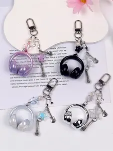 Fashionable and cute music element three-dimensional headphone keychain pendant, suitable for daily wear, vacation and dating occasions, and also a surprising and exquisite small gift.