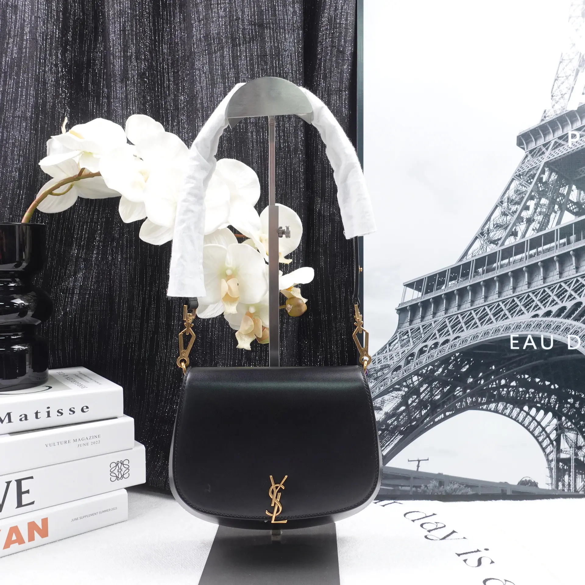 Pre-owned Yves Saint Laurent Calfskin Shoulder Bags YSL Saint Laurent Voltaire Black Shoulder Bag T10163058