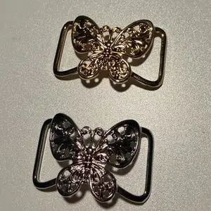 Par de broches para rebozo $25 Ideales para usar rebozos, chalinas, bufandas. En el juego va un plata y un dorado